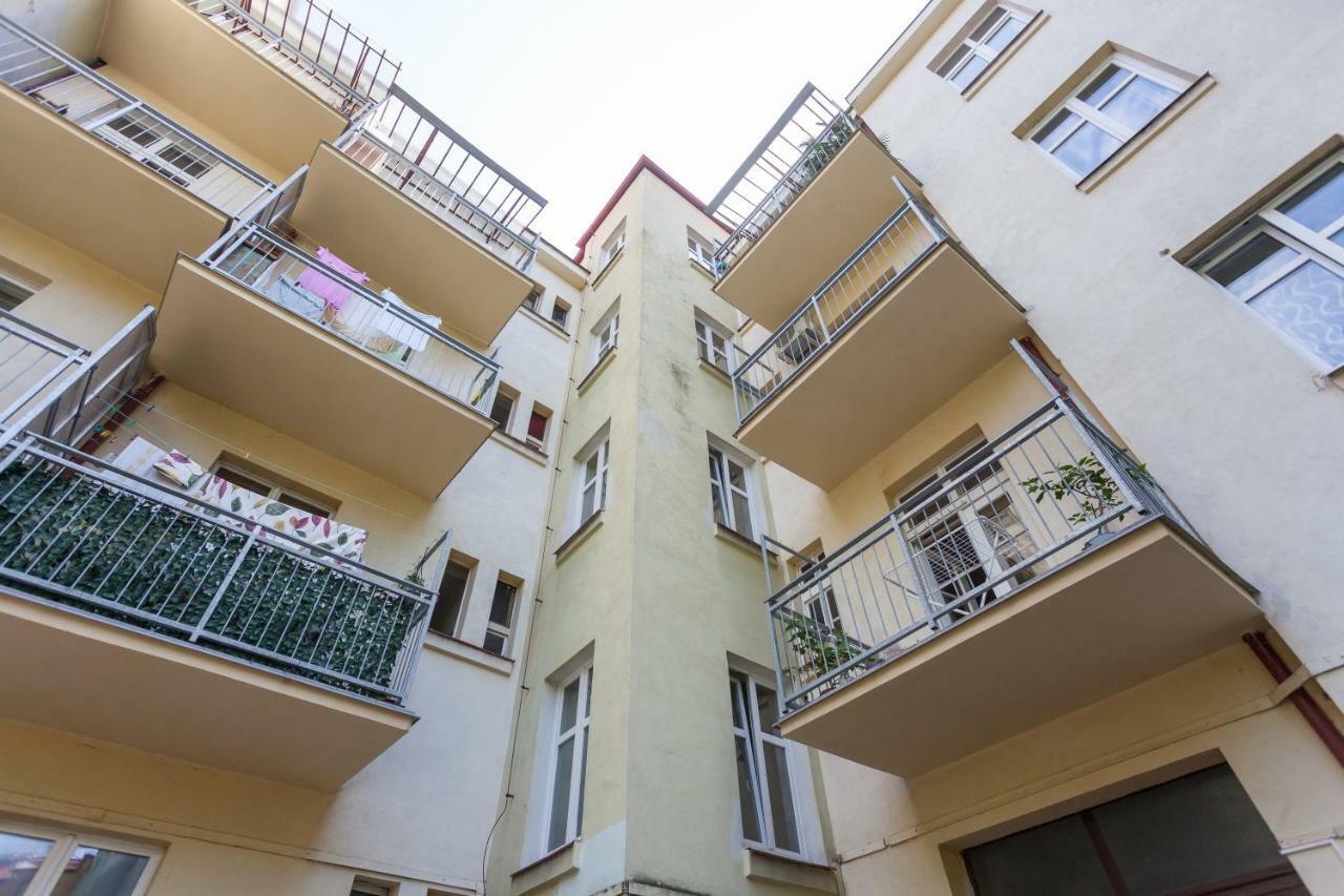 Eliska Lägenhet Prag Exteriör bild